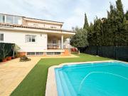 Casa adosada en Venta en Almajada Ravel