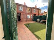 Casa adosada en venta en Anguciana. Unifamiliar en...