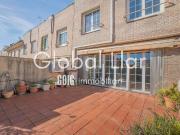 Casa adosada en venta en avenida De Rafael Casanova,...