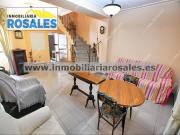 Casa adosada en venta en Baena. GRAN CASA CON 3 PATIOS Y...