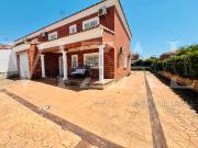 Casa adosada en Venta en Barcience