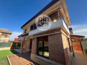 Casa adosada en Venta en Barriada Yagüe