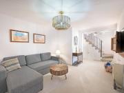 Casa adosada en venta en Caleta de Velez. Chalet en...