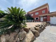 Casa adosada en venta en calle Del Terral, Vilanova del...