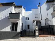 Casa adosada en venta en Caniles. Caniles Calle Fuerte....