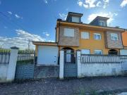 Casa adosada en Venta en Carracedelo