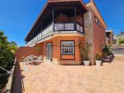 Casa adosada en Venta en Casco Urbano