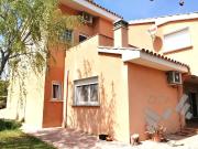 Casa adosada en Venta en Casco Urbano