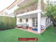 Casa adosada en Venta en Casco Urbano