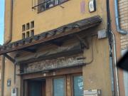 Casa adosada en venta en Celrà. Local comercial con...