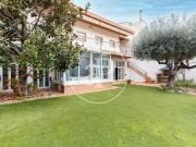 Casa adosada en Venta en Centre