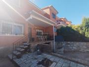 Casa adosada en venta en Chapinería. CHALET ADOSADO EN...