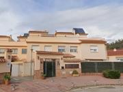 Casa adosada en Venta en Chilches