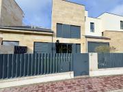 Casa adosada en Venta en Coruxo Oia Saiáns