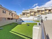 Casa adosada en Venta en Crta. De la Sierra