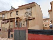 Casa adosada en Venta en Cúllar Vega
