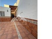 Casa adosada en venta en Dos Hermanas, El Arenal La...