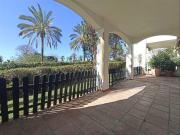 Casa adosada en venta en Estepona, La Concha Resina...
