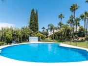 Casa adosada en venta en Estepona, Nueva Atalaya. Casas...