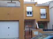 Casa adosada en Venta en Fines