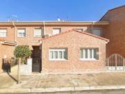 Casa adosada en Venta en Fustiñana