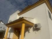 Casa adosada en Venta en Gines