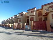 Casa adosada en Venta en Gójar