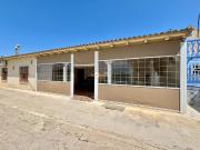 Casa adosada en venta en Granja de Rocamora. Adosado con...