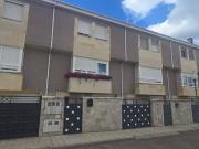 Casa adosada en Venta en Guardo