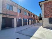 Casa adosada en venta en Haro. Ficha 2874 5474 Chalet...