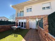 Casa adosada en Venta en Hervencias