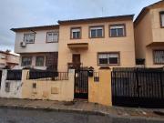 Casa adosada en Venta en Híjar