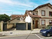 Casa adosada en Venta en La Pola Siero