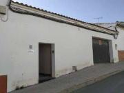 Casa adosada en Venta en La Puebla de los Infantes