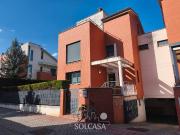 Casa adosada en Venta en La Victoria Puente Jardín