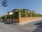 Casa adosada en Venta en La Zubia Ciudad