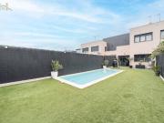 Casa adosada en Venta en Las Castañeras Bulevar