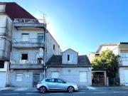Casa adosada en venta en Leiro. Viviendas a la venta en...