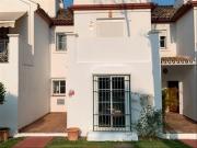 Casa adosada en venta en Marbella, Guadalmina Alta. Casa...