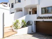 Casa adosada en venta en Marbella, Nagüeles Alto. Casas...