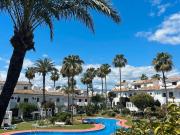 Casa adosada en venta en Marbella, Puerto Banús. Lujo en...