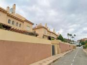 Casa adosada en venta en Mijas, Calahonda. Adosado en...