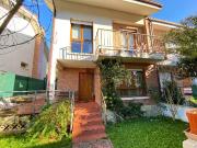 Casa adosada en Venta en Mioño Santullán