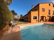 Casa adosada en venta en Mont ras Costa Brava. Casa...