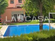 Casa adosada en venta en Montequinto, Avenida de Europa....