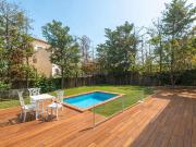 Casa adosada en venta en Montgat. Elegante y espaciosa...