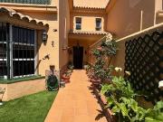 Casa adosada en Venta en Núcleo urbano
