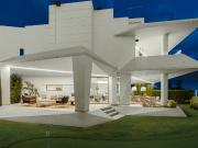 Casa adosada en Venta en Nueva Andalucía centro