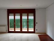 Casa adosada en venta en Olot. Casas adosadas.