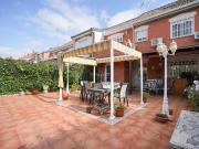 Casa adosada en venta en Parla, Las Américas. Casas...